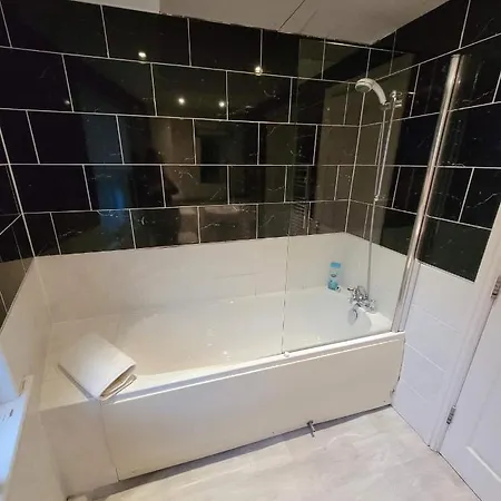 3 Laurel Court * Ulverston