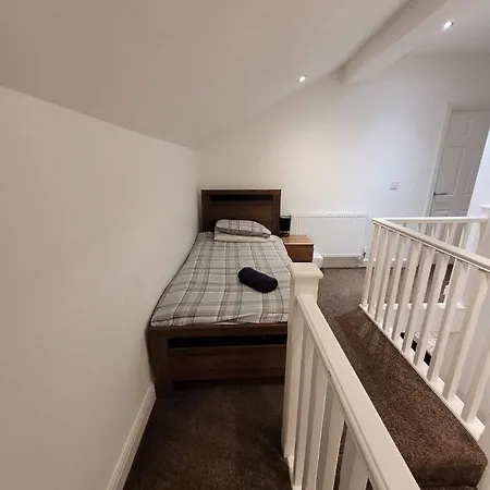 3 Laurel Court * Ulverston