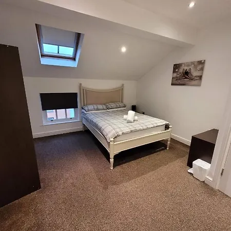 3 Laurel Court * Ulverston